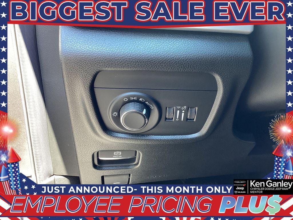 new 2025 Jeep Grand Cherokee L car, priced at $43,452
