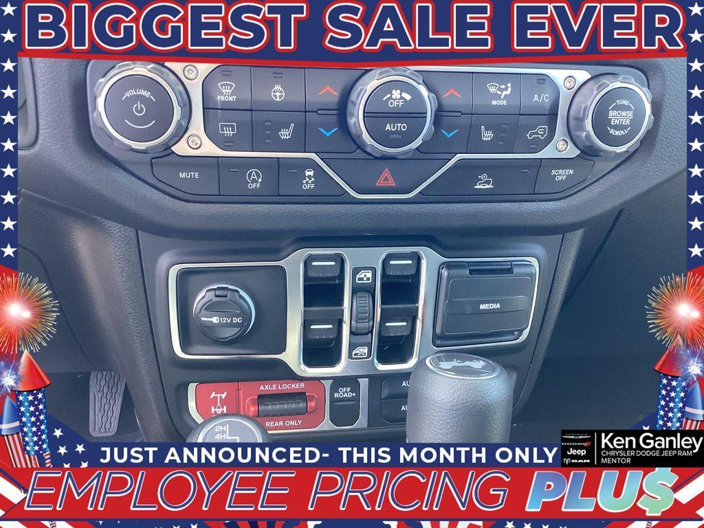 new 2025 Jeep Wrangler car, priced at $48,090
