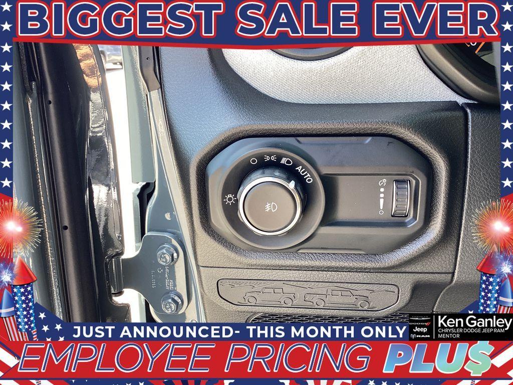 new 2025 Jeep Wrangler car, priced at $48,090