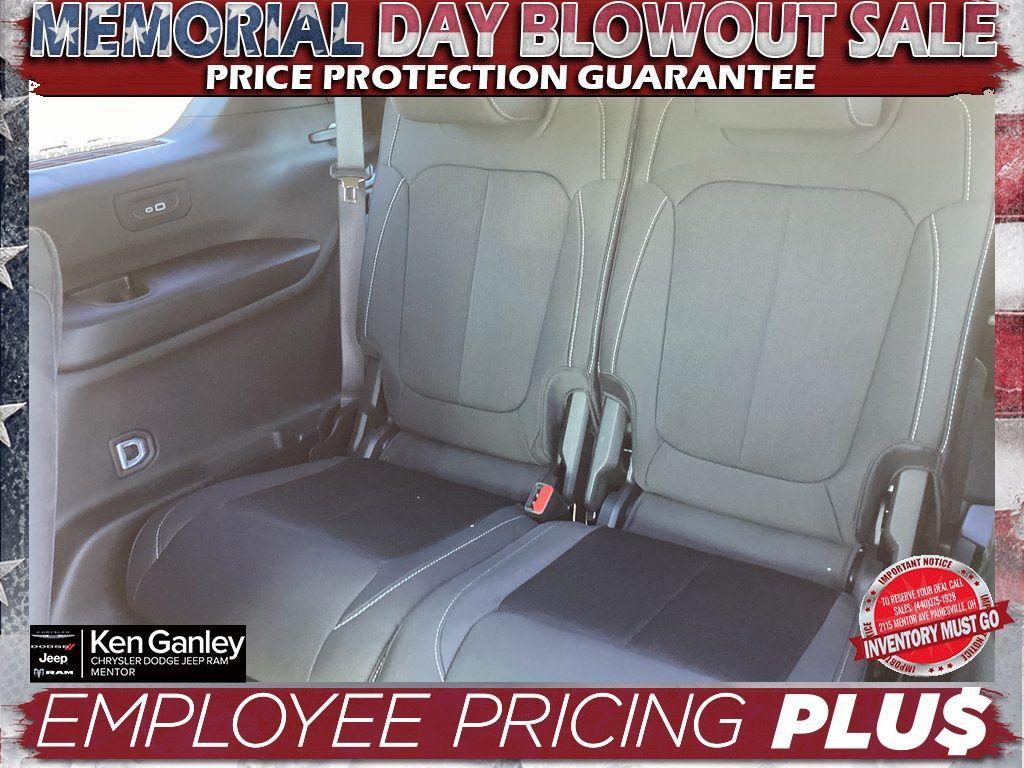 new 2025 Jeep Grand Cherokee L car, priced at $40,725