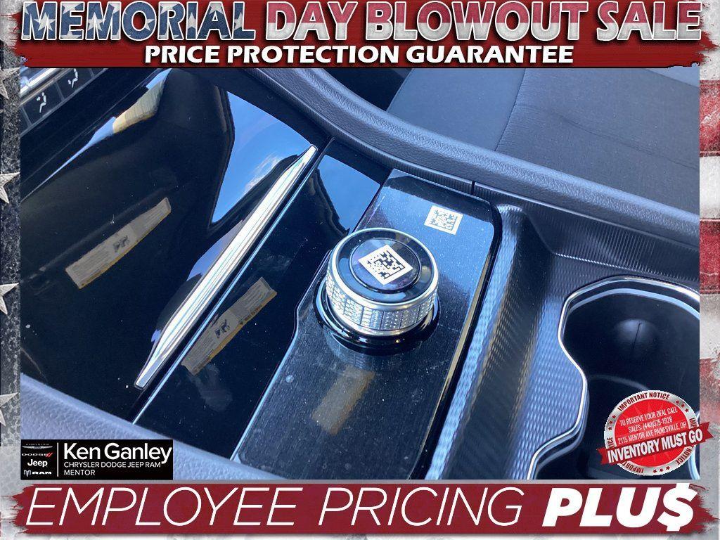 new 2025 Jeep Grand Cherokee L car, priced at $40,725