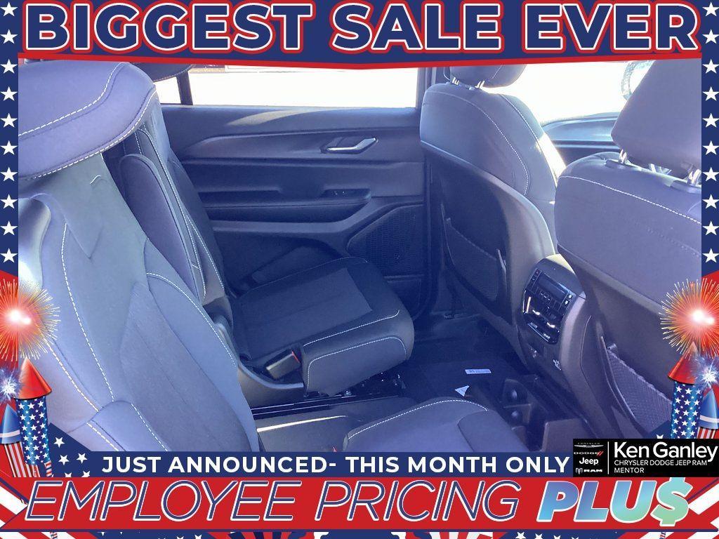 new 2025 Jeep Grand Cherokee L car, priced at $40,725