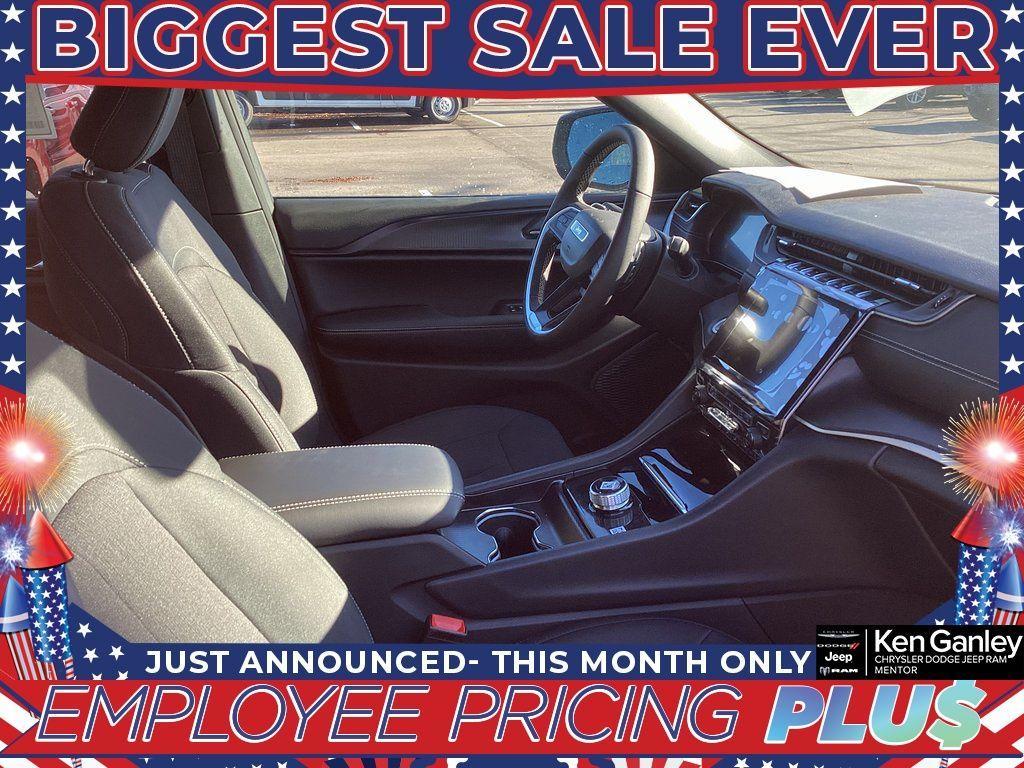 new 2025 Jeep Grand Cherokee L car, priced at $40,725