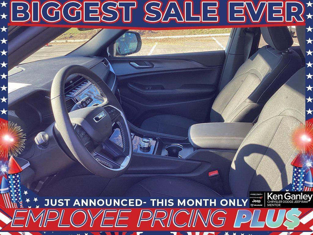 new 2025 Jeep Grand Cherokee L car, priced at $40,725