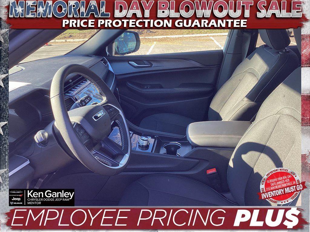 new 2025 Jeep Grand Cherokee L car, priced at $40,725