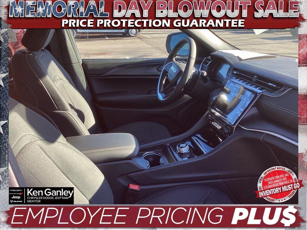 new 2025 Jeep Grand Cherokee L car, priced at $40,725