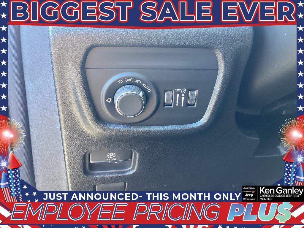 new 2025 Jeep Grand Cherokee L car, priced at $40,725