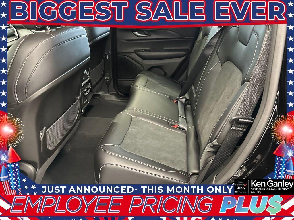 new 2025 Jeep Grand Cherokee car, priced at $41,255