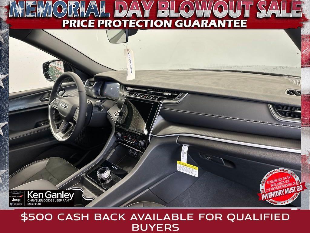 new 2025 Jeep Grand Cherokee car, priced at $41,255