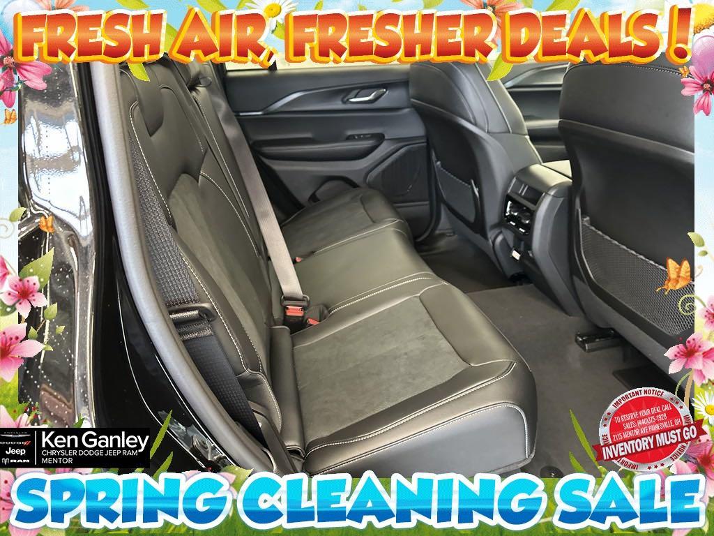 new 2025 Jeep Grand Cherokee car, priced at $39,959