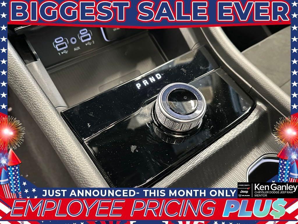 new 2025 Jeep Grand Cherokee car, priced at $41,255