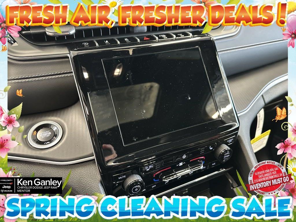new 2025 Jeep Grand Cherokee car, priced at $39,959