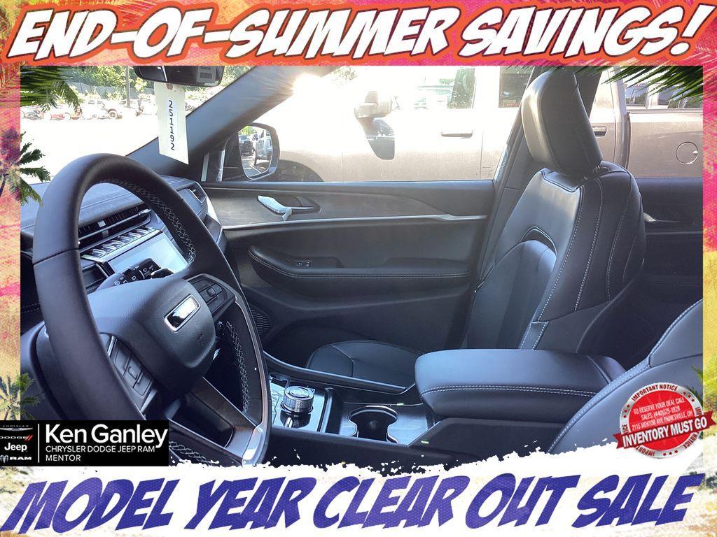 new 2025 Jeep Grand Cherokee car, priced at $46,576
