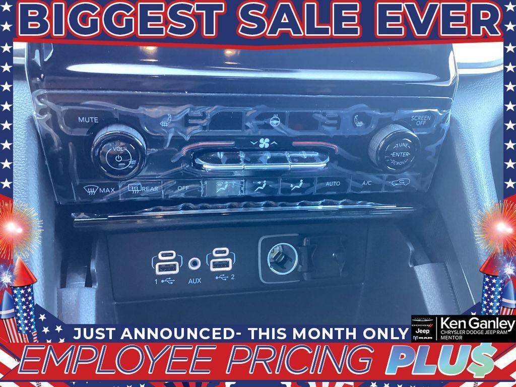 new 2025 Jeep Grand Cherokee car, priced at $47,676
