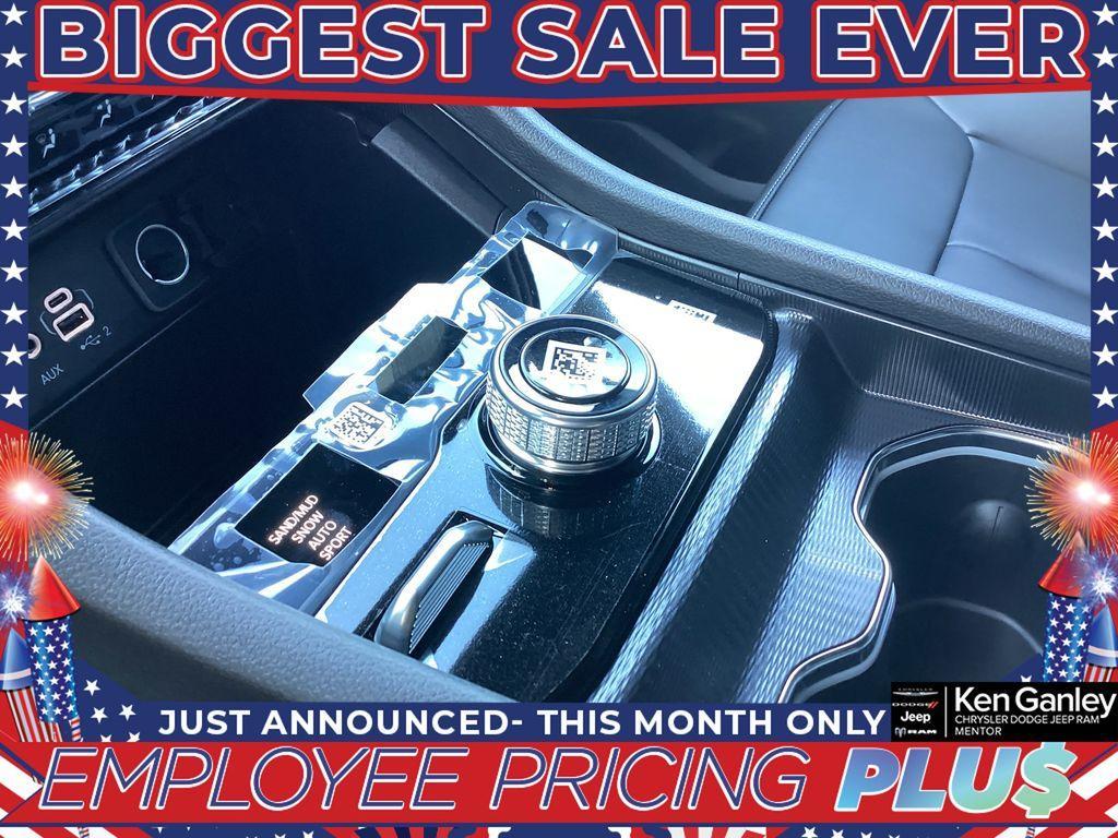 new 2025 Jeep Grand Cherokee car, priced at $47,676