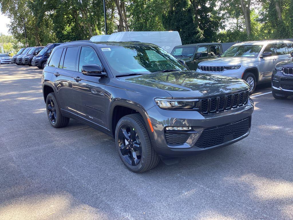 new 2025 Jeep Grand Cherokee car, priced at $47,676