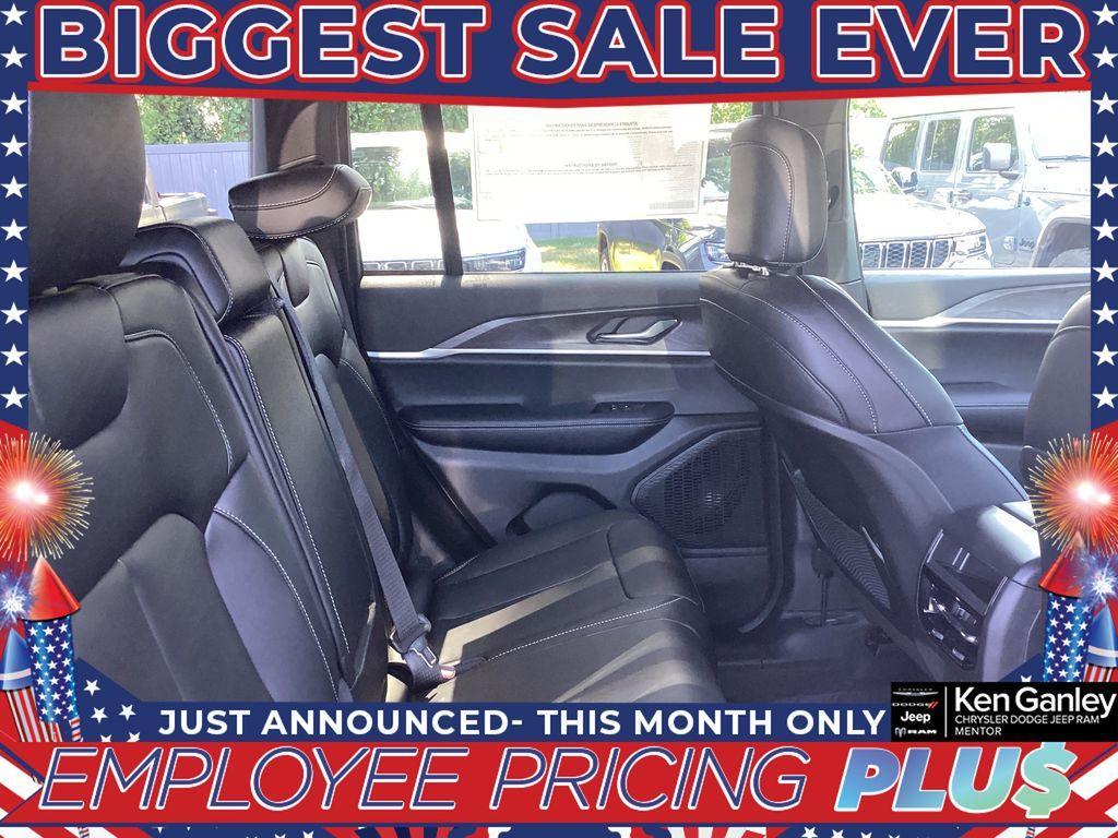 new 2025 Jeep Grand Cherokee car, priced at $47,676