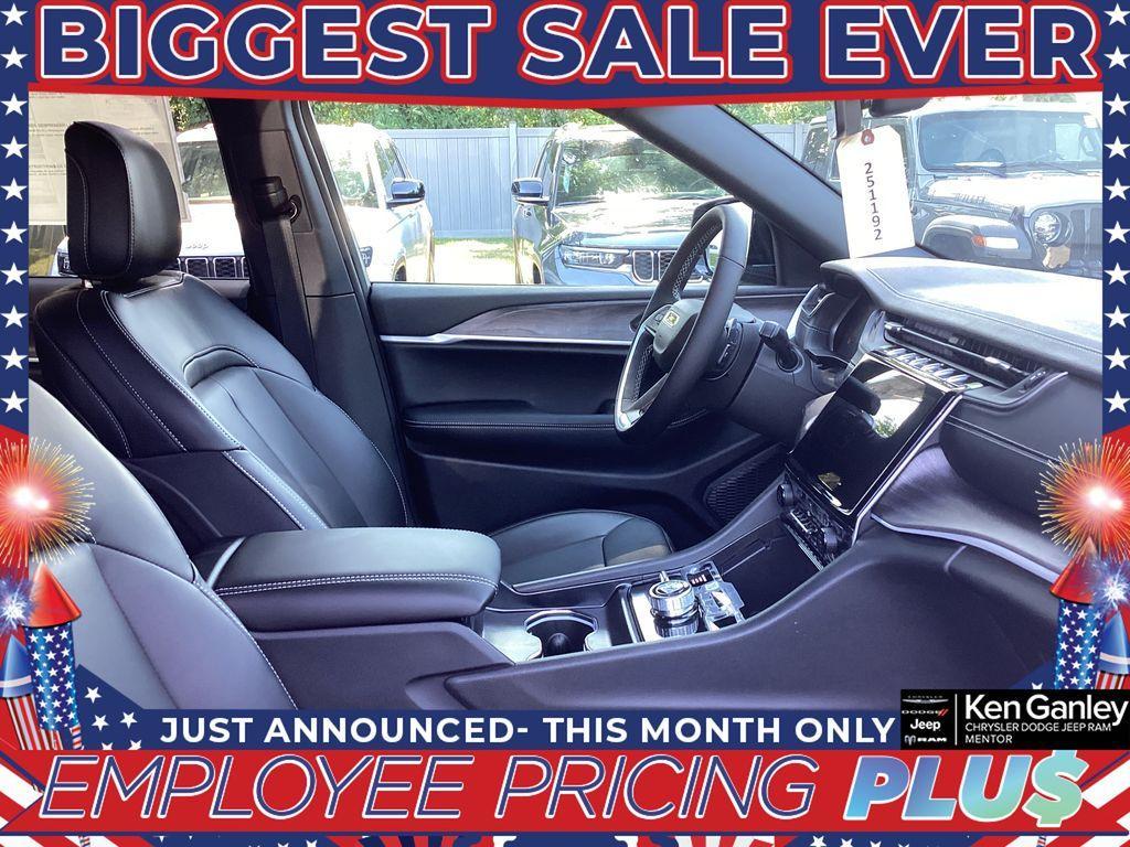 new 2025 Jeep Grand Cherokee car, priced at $47,676