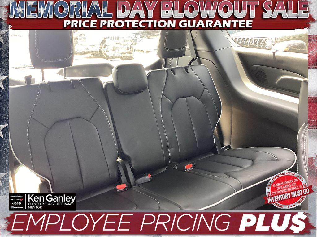 new 2025 Chrysler Pacifica car, priced at $55,783