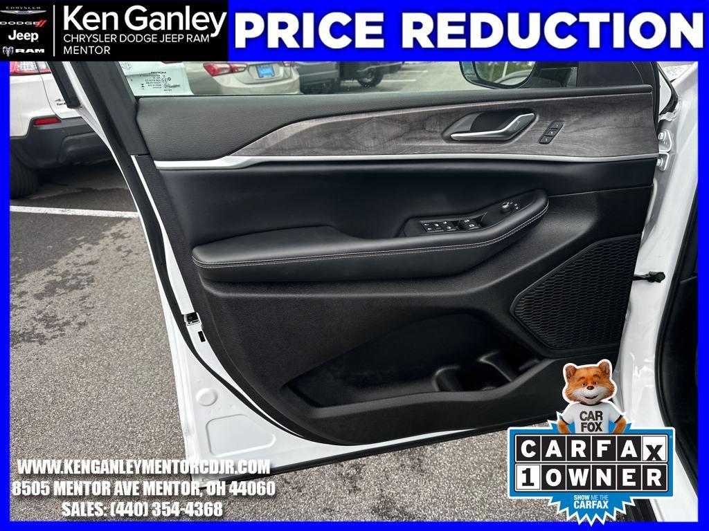 used 2024 Jeep Grand Cherokee car, priced at $41,600