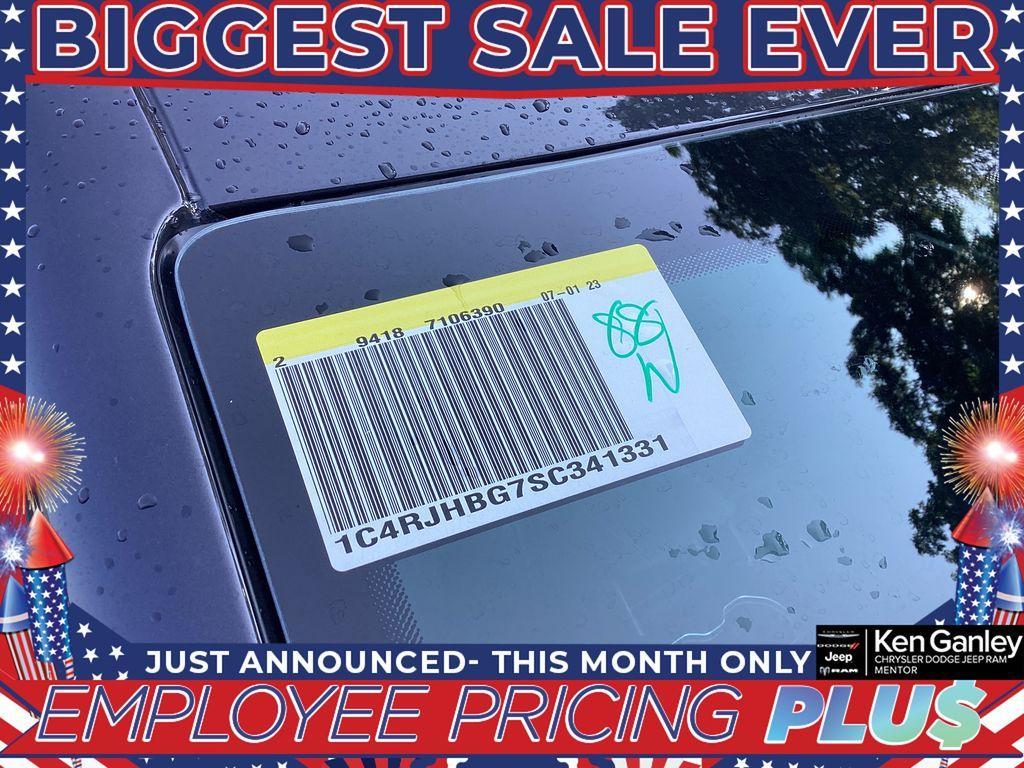new 2025 Jeep Grand Cherokee car, priced at $47,576