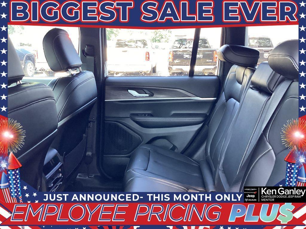 new 2025 Jeep Grand Cherokee car, priced at $47,576