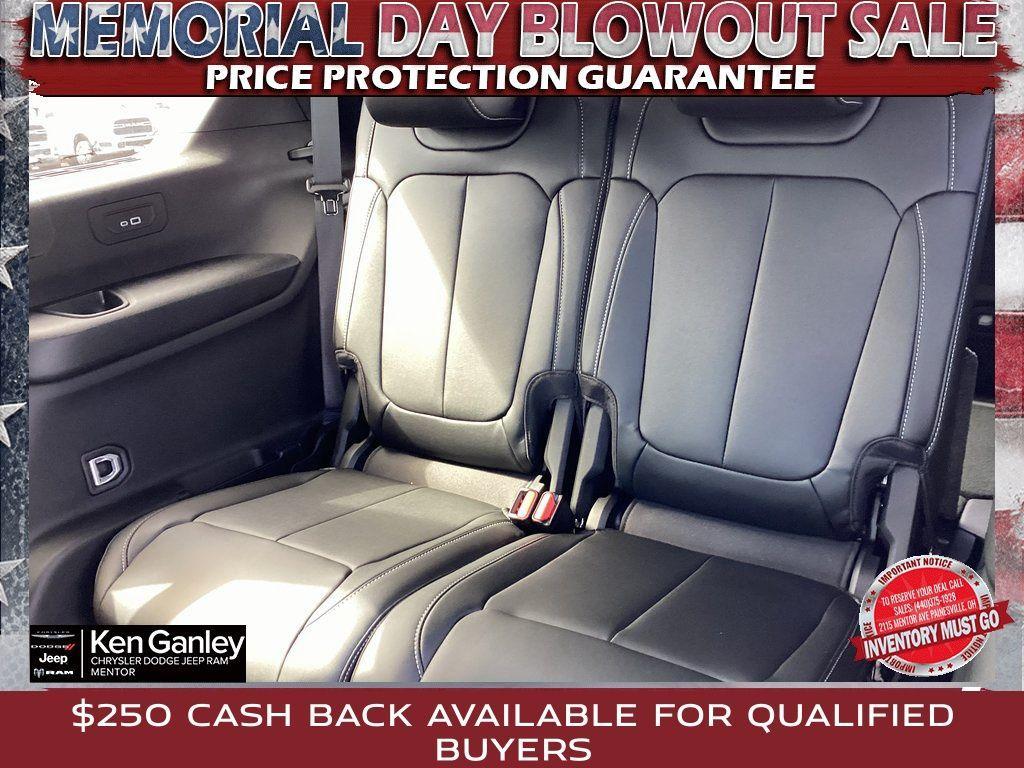 new 2025 Jeep Grand Cherokee L car, priced at $43,591