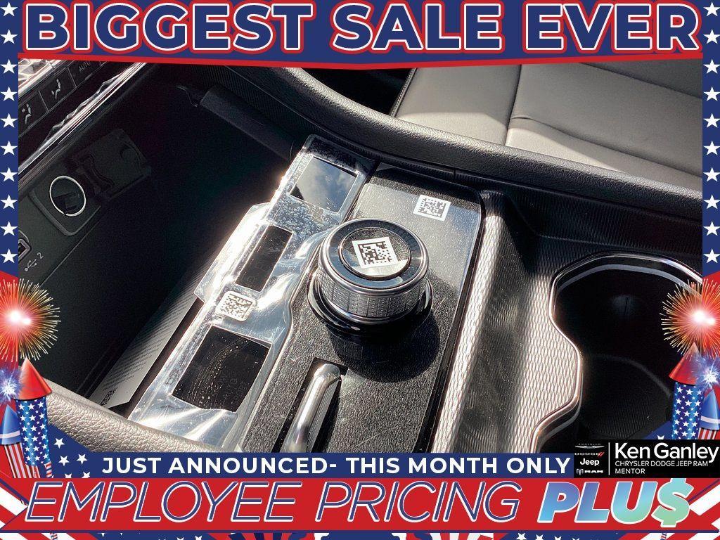 new 2025 Jeep Grand Cherokee L car, priced at $43,841