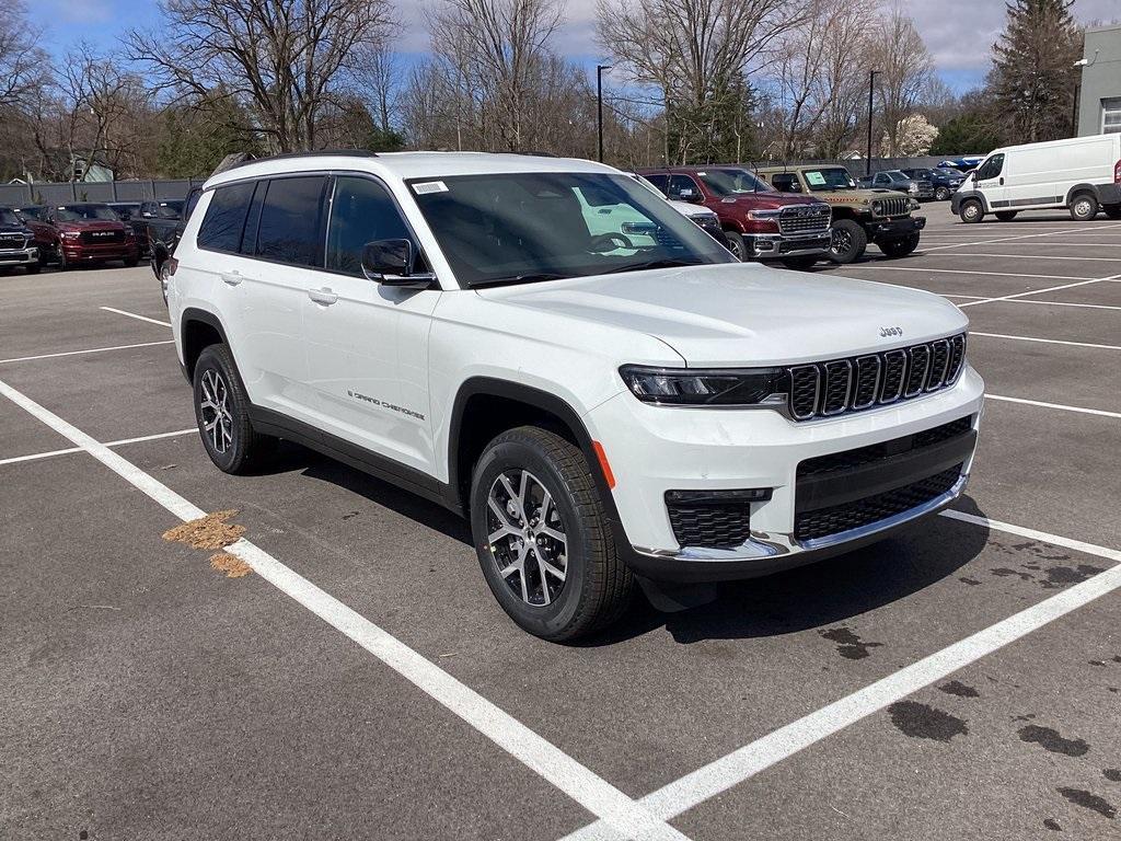 new 2025 Jeep Grand Cherokee L car, priced at $45,900