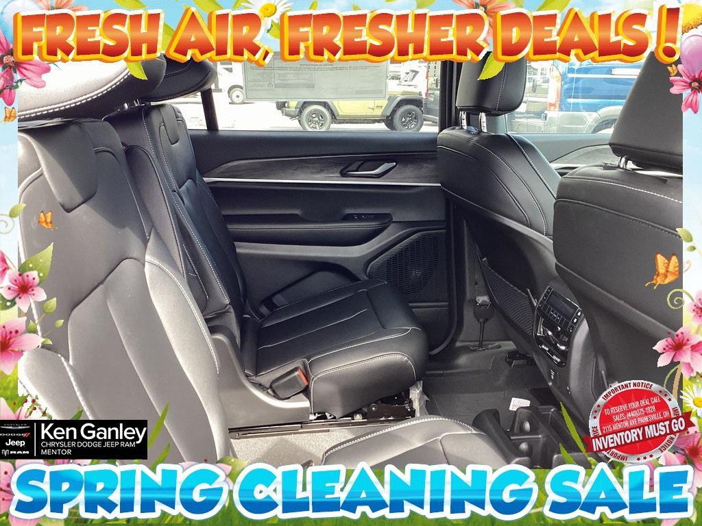 new 2025 Jeep Grand Cherokee L car, priced at $45,900