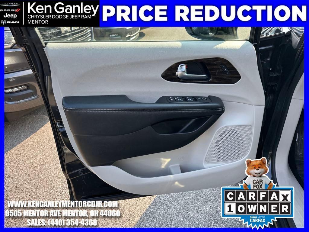 used 2023 Chrysler Pacifica car, priced at $26,500