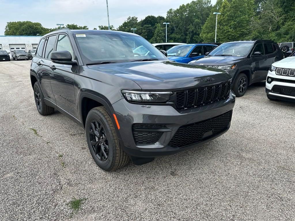 new 2024 Jeep Grand Cherokee car, priced at $40,501