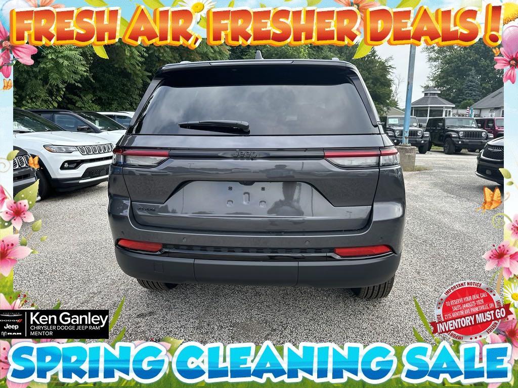 new 2024 Jeep Grand Cherokee car, priced at $44,001