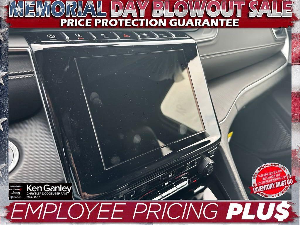 new 2024 Jeep Grand Cherokee car, priced at $44,001