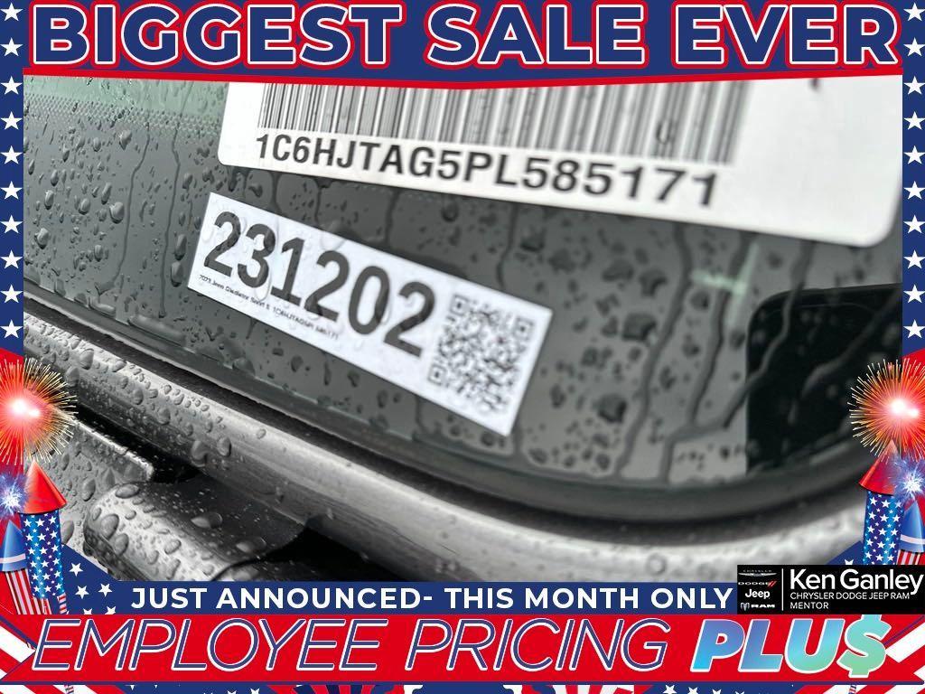 new 2023 Jeep Gladiator car, priced at $39,995