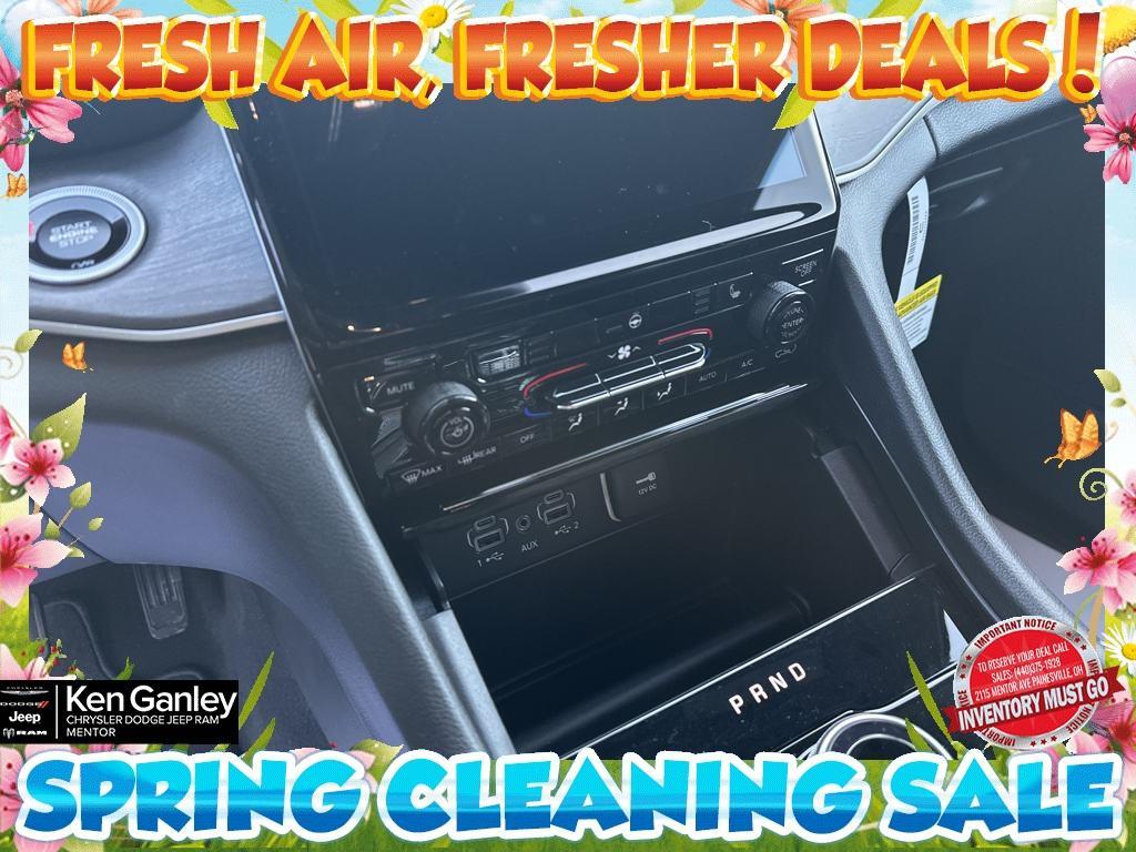 new 2025 Jeep Grand Cherokee car, priced at $43,406