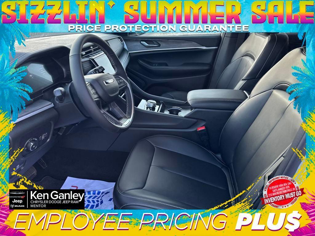new 2025 Jeep Grand Cherokee car, priced at $44,901