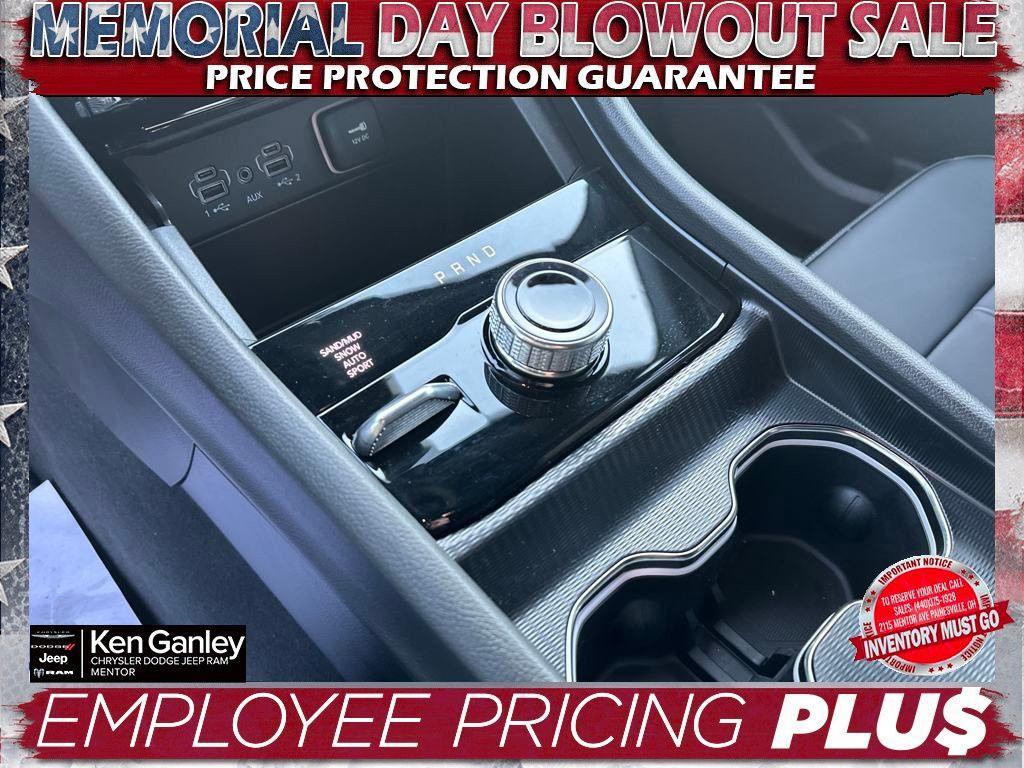 new 2025 Jeep Grand Cherokee car, priced at $44,901
