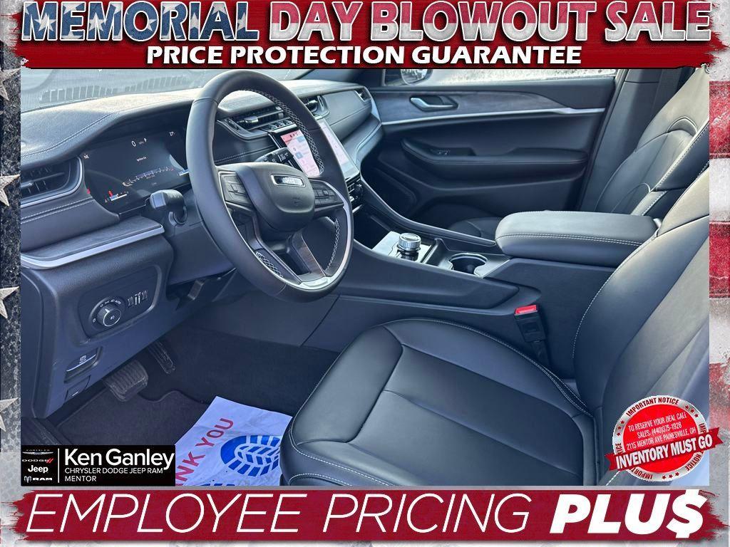 new 2025 Jeep Grand Cherokee car, priced at $44,901