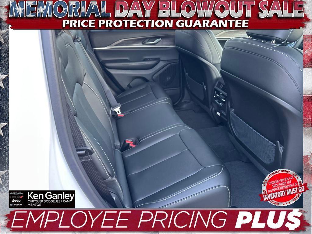 new 2025 Jeep Grand Cherokee car, priced at $44,901