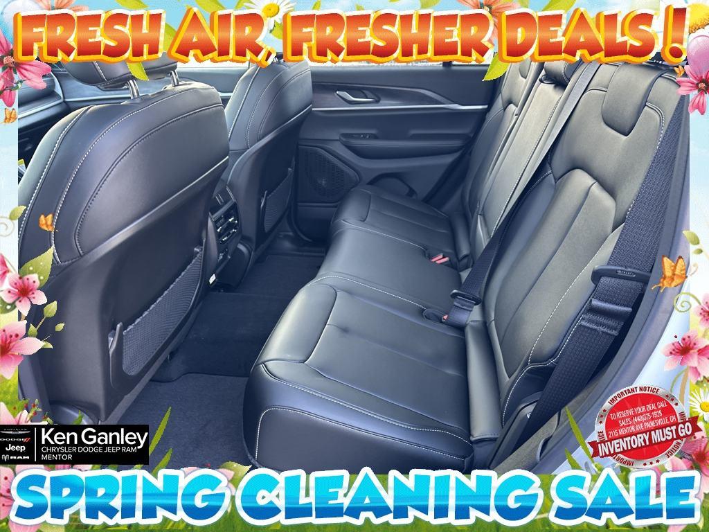 new 2025 Jeep Grand Cherokee car, priced at $43,406