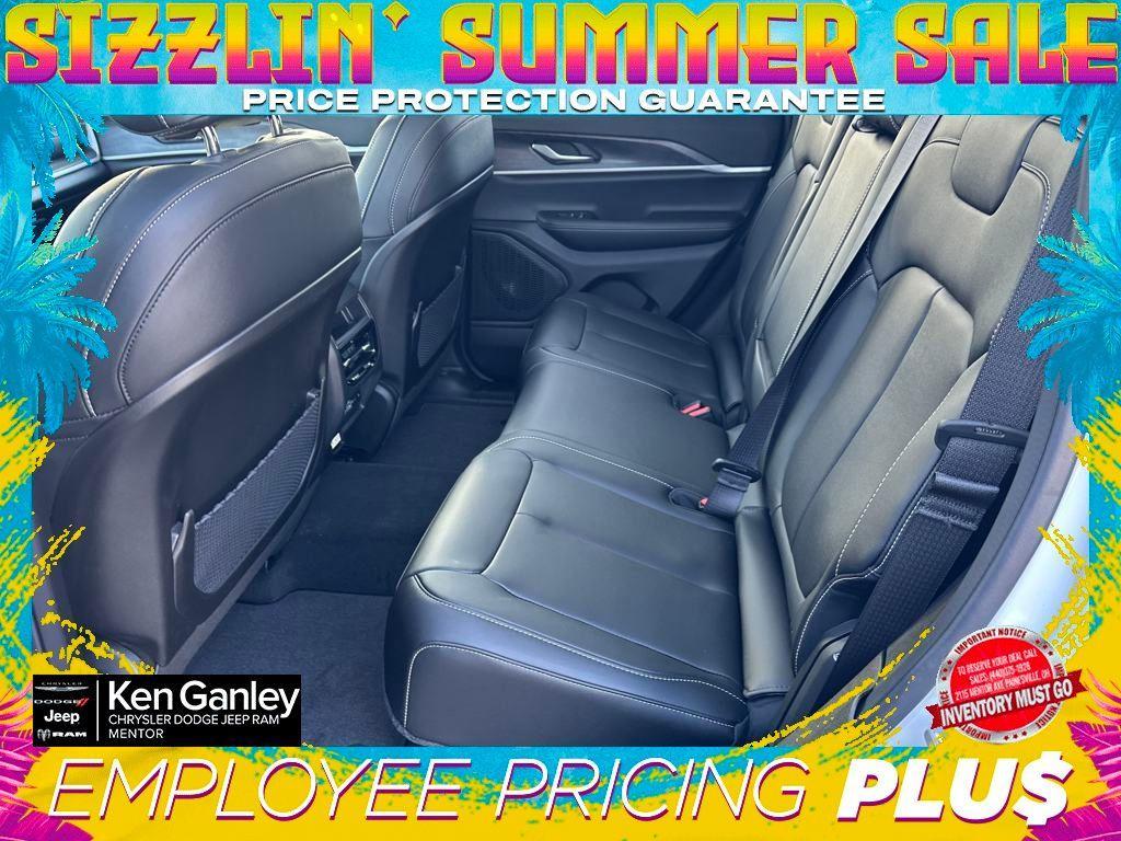 new 2025 Jeep Grand Cherokee car, priced at $44,901