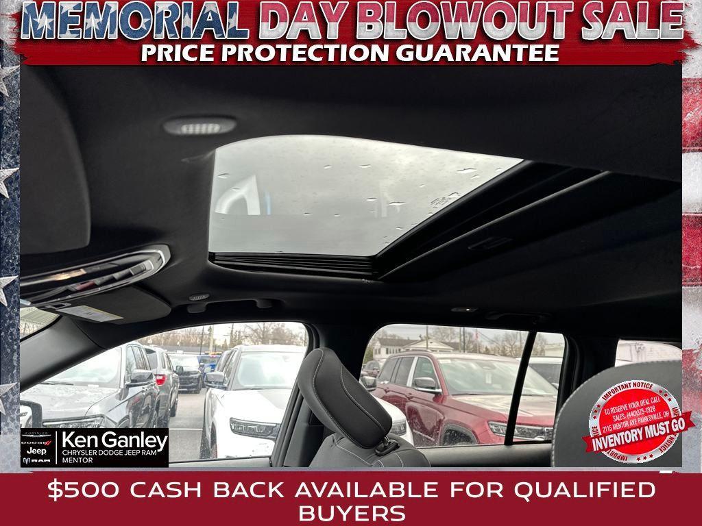new 2025 Jeep Grand Cherokee car, priced at $38,614