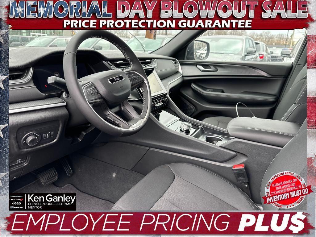 new 2025 Jeep Grand Cherokee car, priced at $38,614