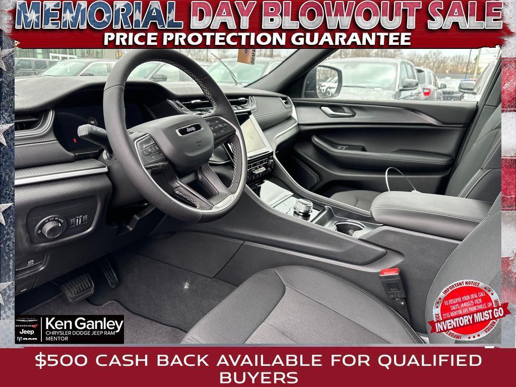 new 2025 Jeep Grand Cherokee car, priced at $38,614