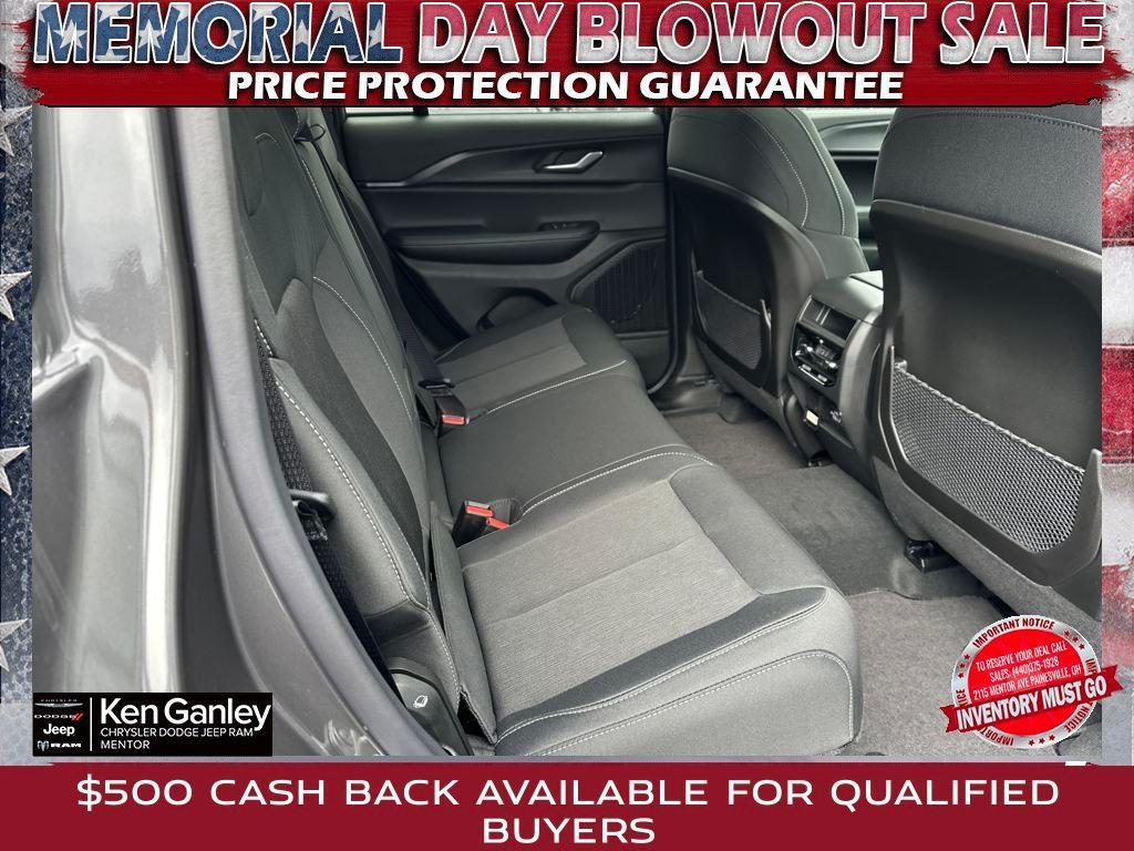 new 2025 Jeep Grand Cherokee car, priced at $38,614