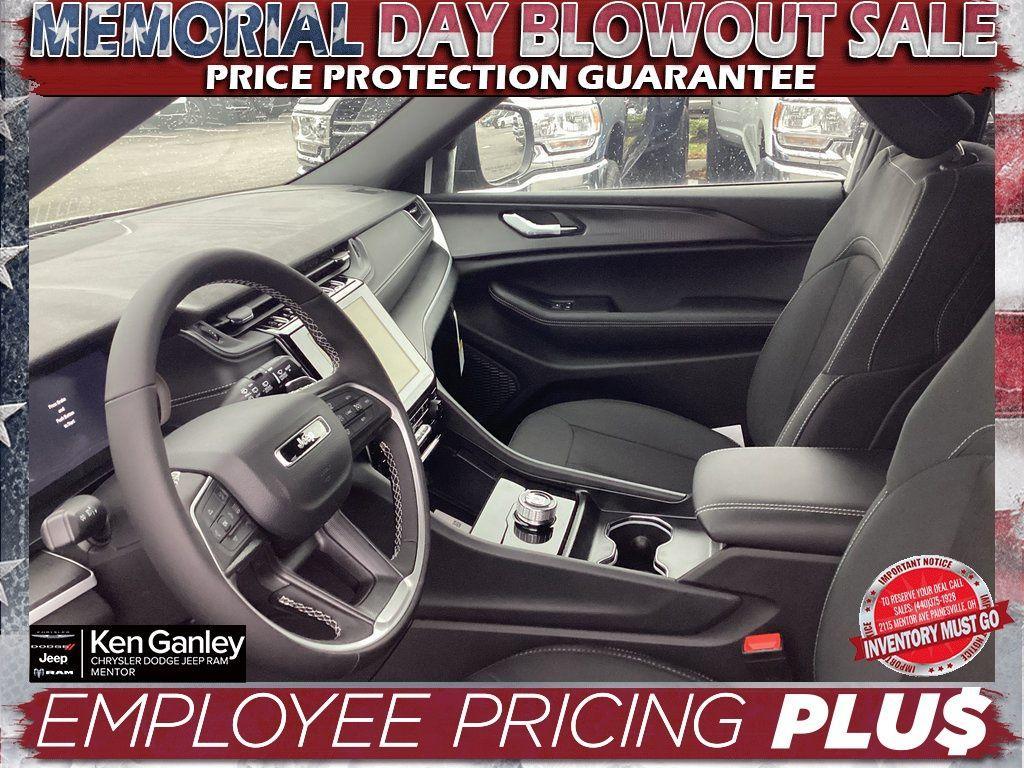 new 2025 Jeep Grand Cherokee L car, priced at $40,525
