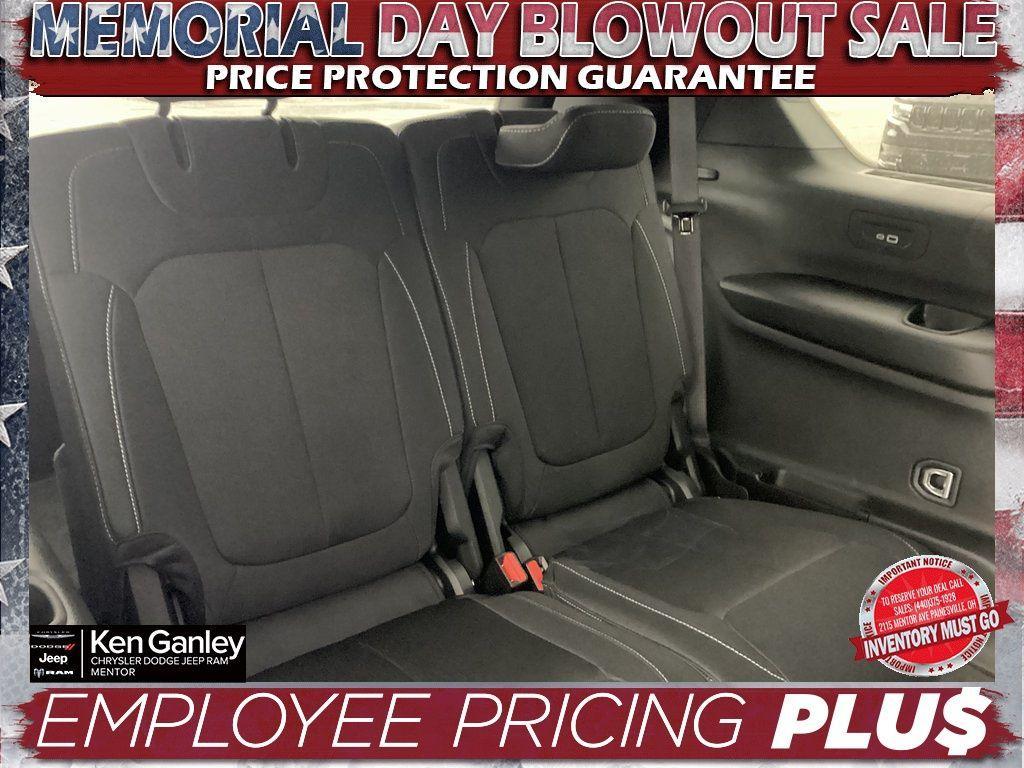 new 2025 Jeep Grand Cherokee L car, priced at $40,525