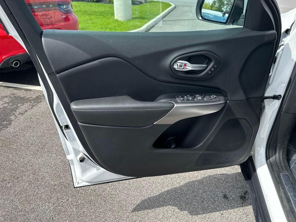 used 2020 Jeep Cherokee car, priced at $18,150