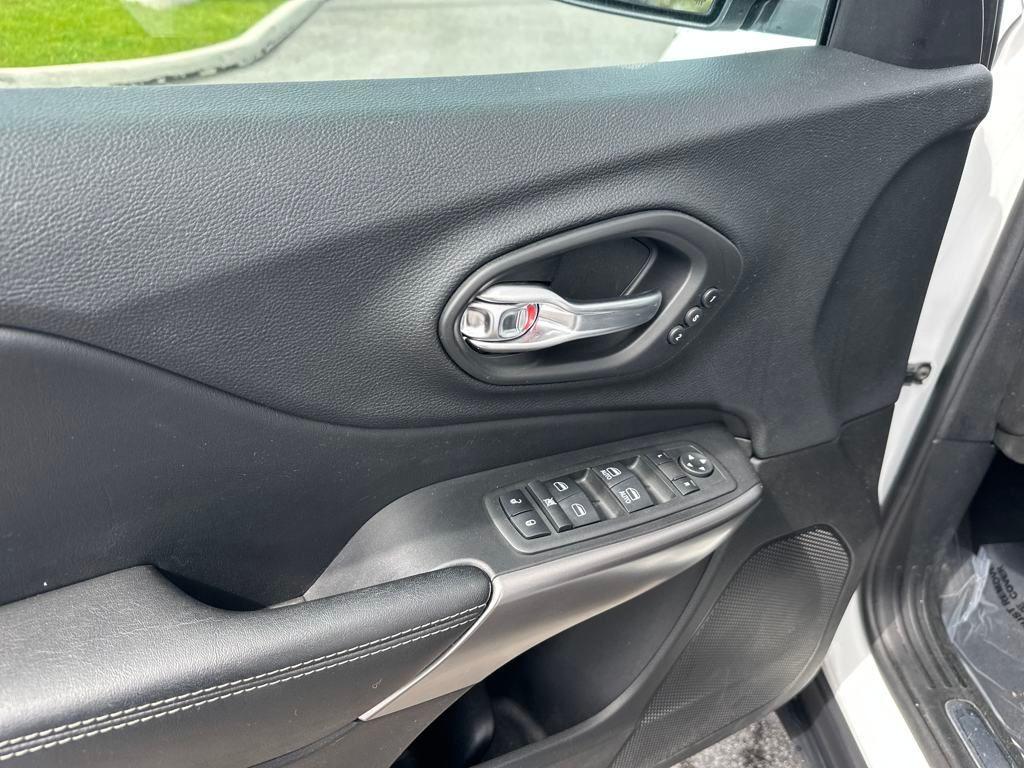 used 2020 Jeep Cherokee car, priced at $18,150